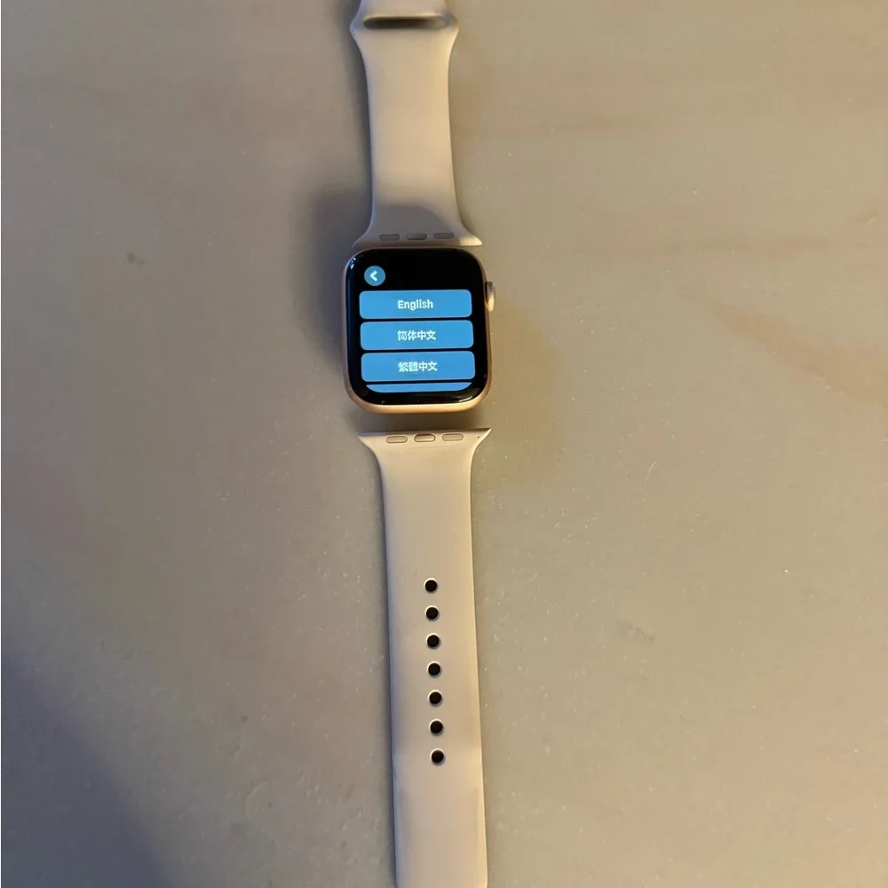Apple series 6 Smartwatch gold aluminum 44MM with Cream Band